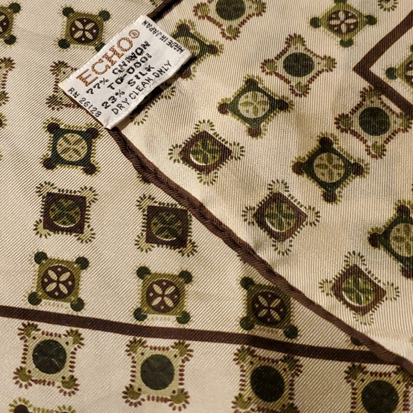 Echo Silk blend scarf - Picture 2 of 3